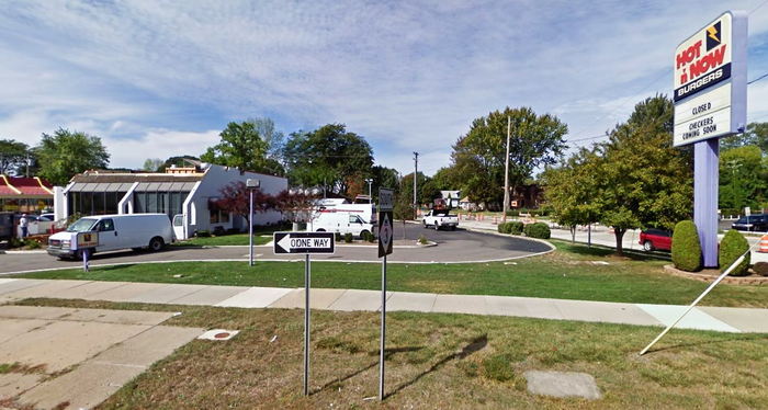 Hot n Now Hamburgers - Roseville - 27951 Gratiot Ave (newer photo)